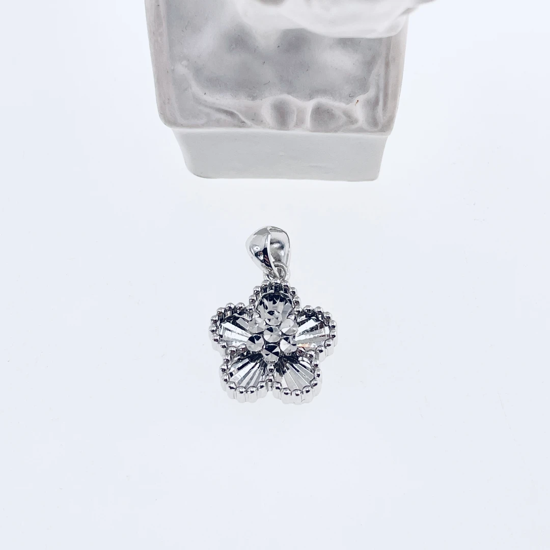 铂金Pt950车花款桃花吊坠3.41克