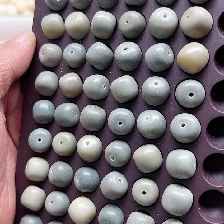 白玉菩提吊坠瑕疵14-12海盐桶珠60颗