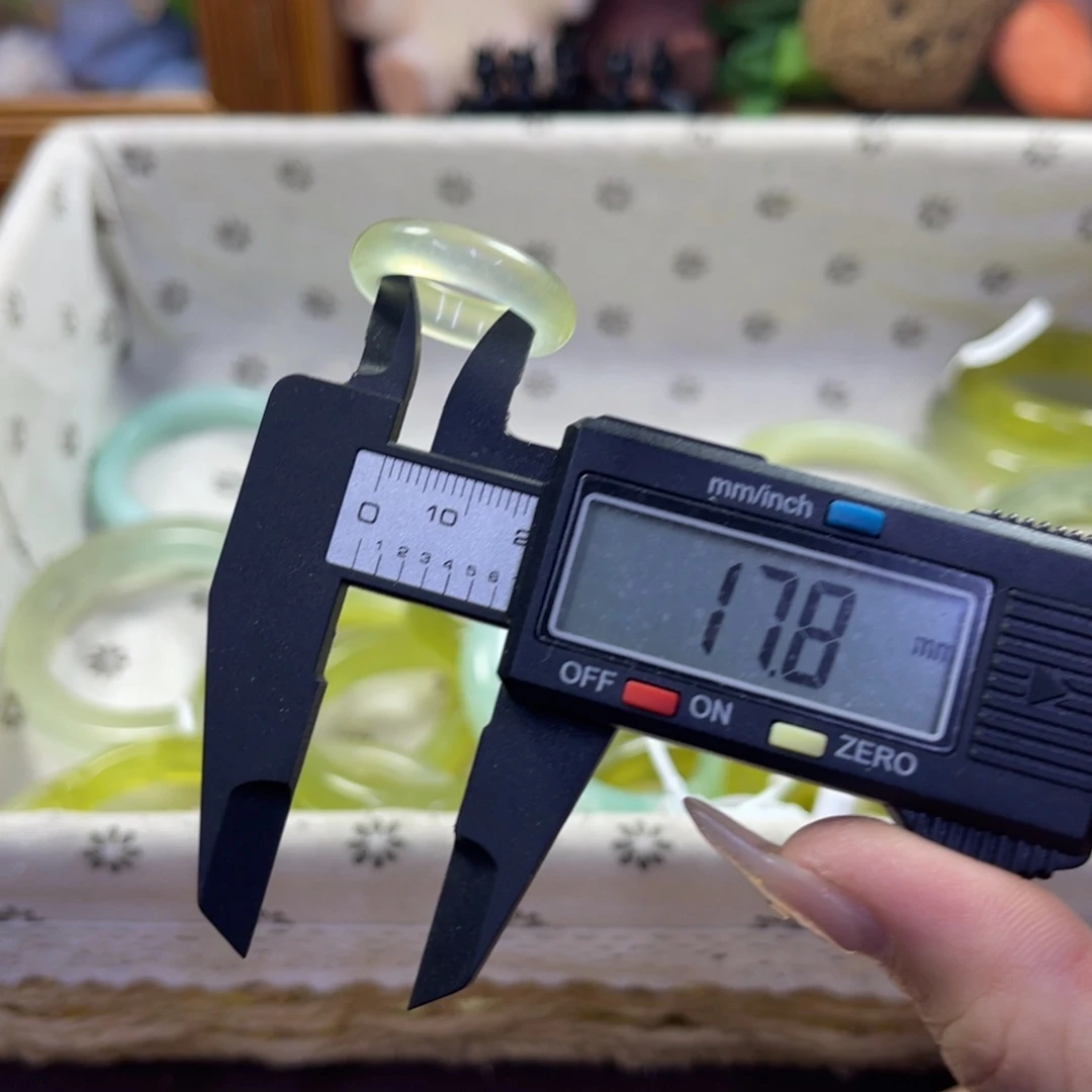 蛇纹石玉未镶嵌手镯528