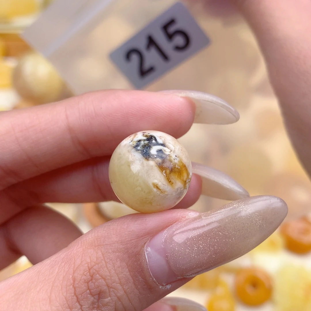 琥珀未镶嵌珠宝奇石16.5