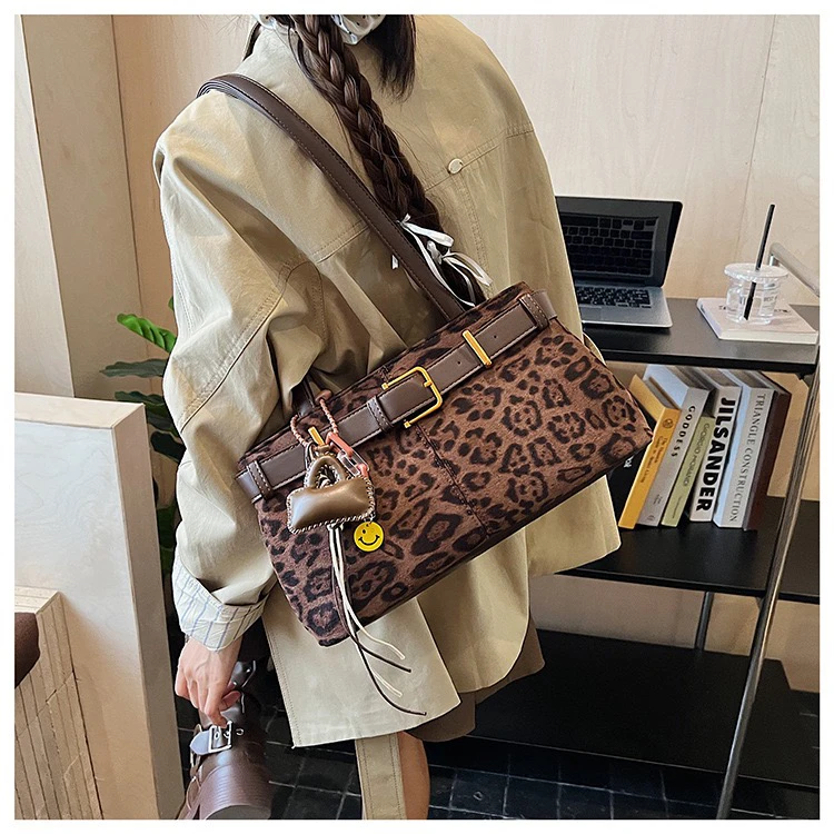 许我耀眼许妍同款豹纹包包女2025新款休闲单肩包气质腋下包通勤包