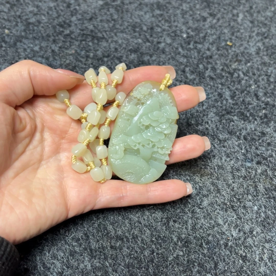 苏***青和田玉未镶嵌吊坠(不含链)