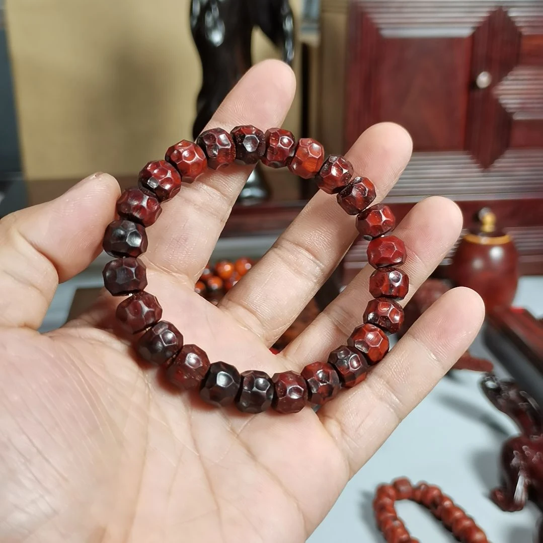 咪***悠檀香紫檀（小叶紫檀）