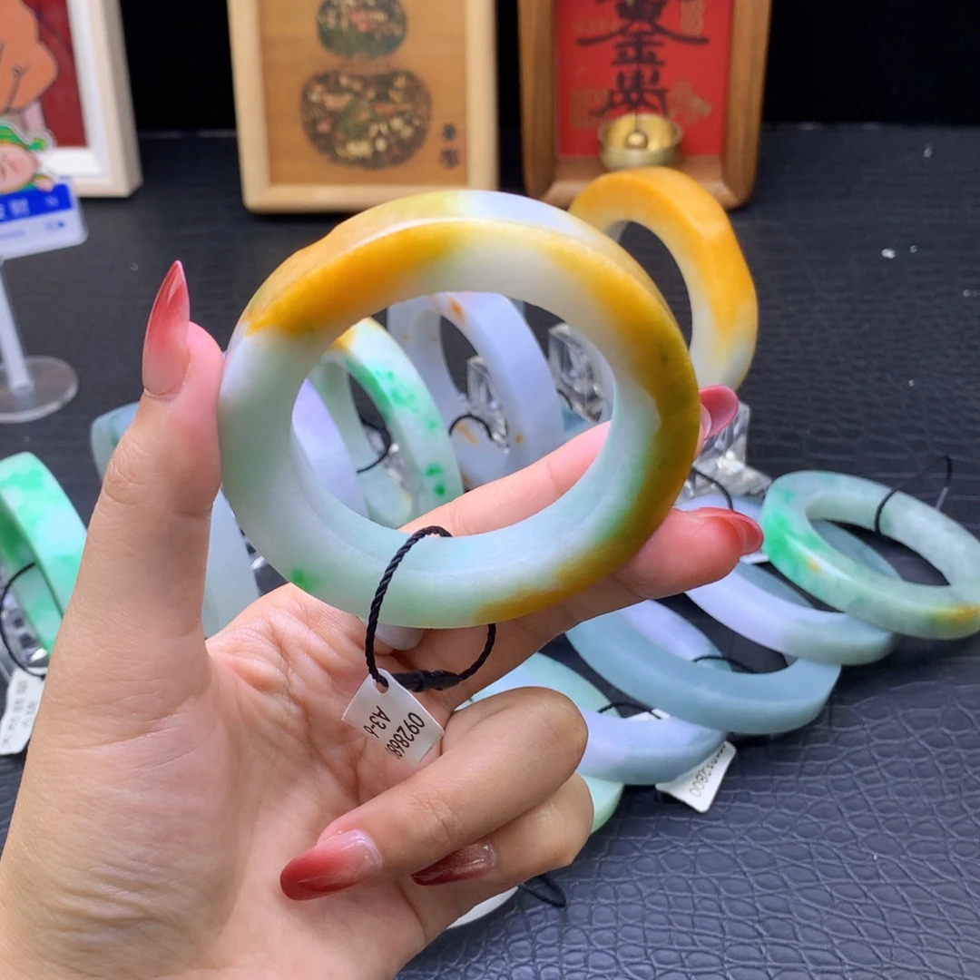 定制翡翠未镶嵌翡翠手镯