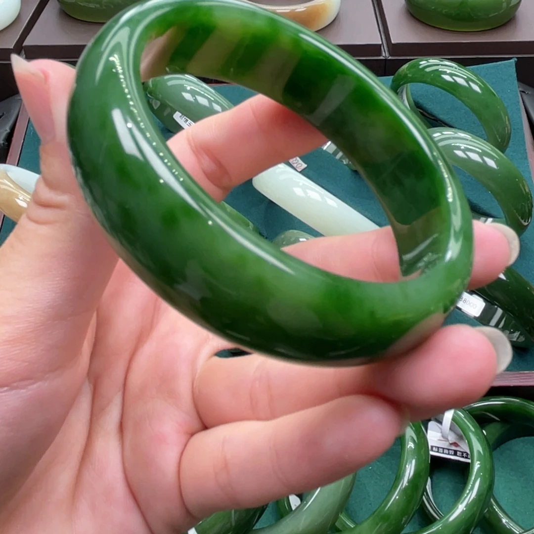 未镶嵌手镯和田玉（碧玉）