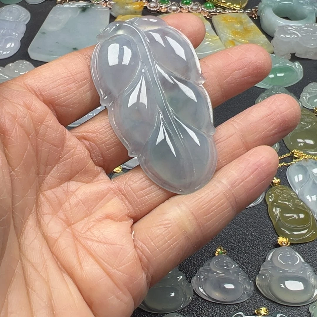 翡翠未镶嵌颈饰叶子