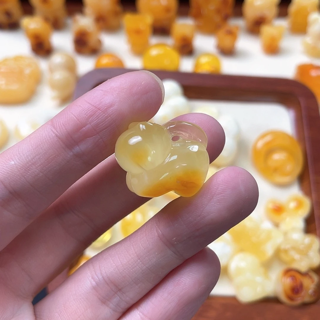 琥珀珠宝奇石未镶嵌