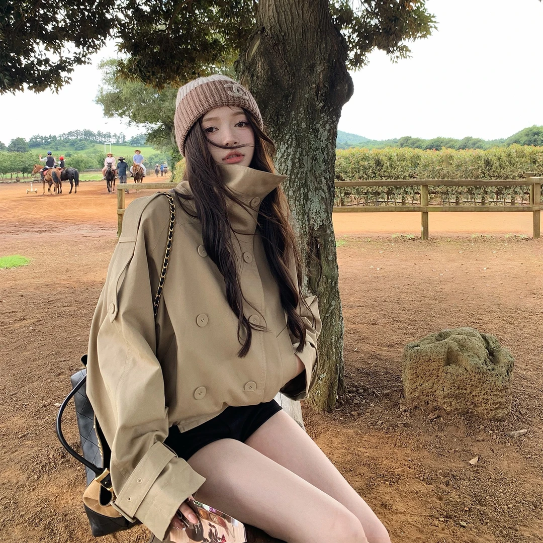 陈佳楠8/13英区留学生Ac*e25新季英伦风 双排扣立领短款风衣