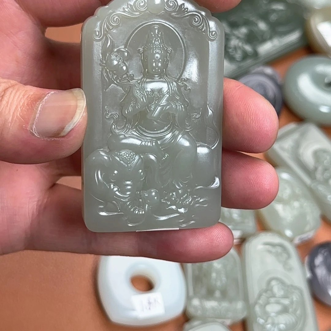 颈饰未镶嵌和田玉