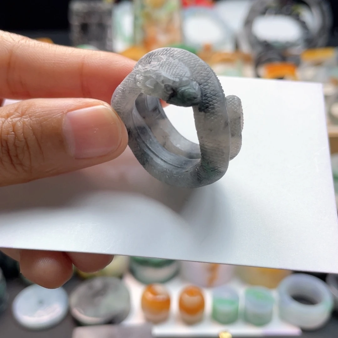 定制翡翠未镶嵌戒指