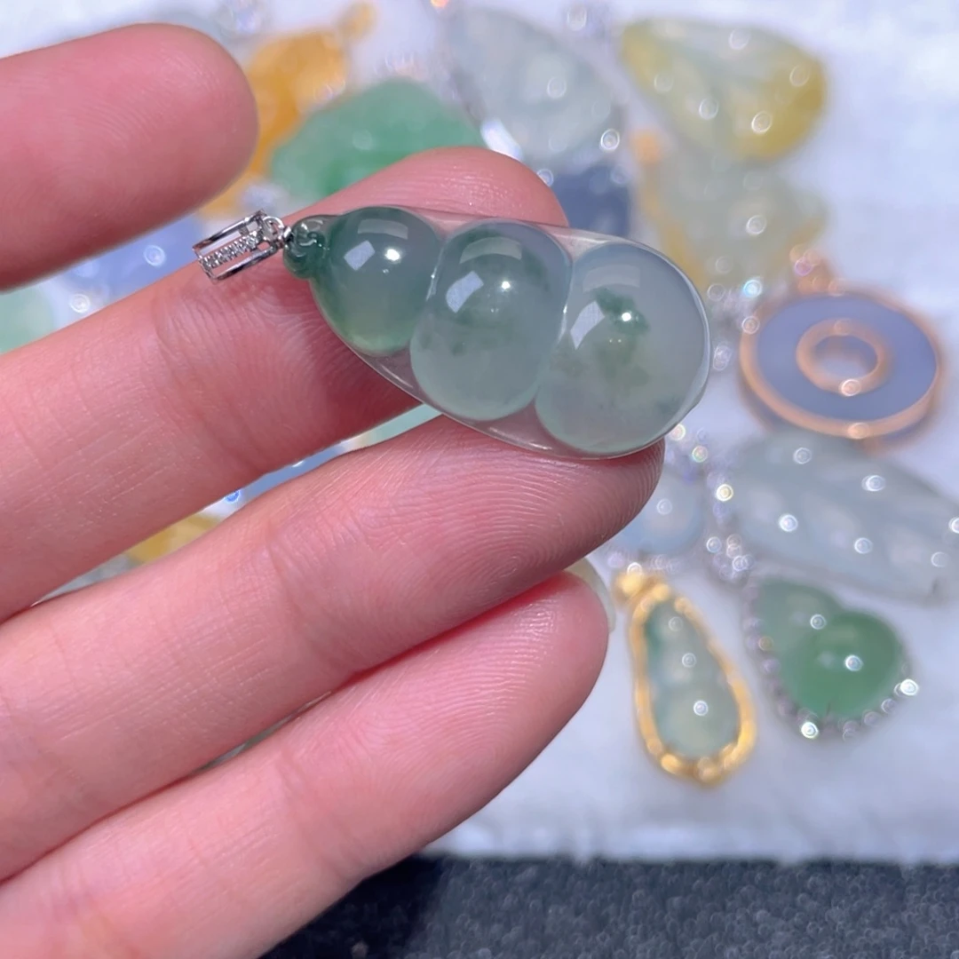 颈饰18K金镶嵌翡翠翡翠