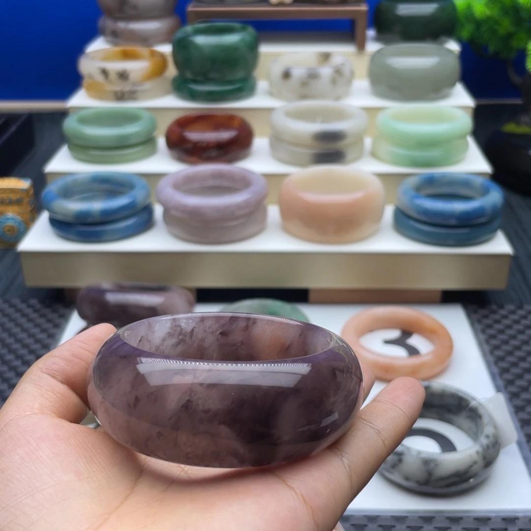 没***事石英质玉手镯未镶嵌