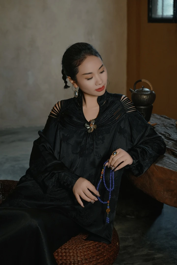 爱妃原创【云窥月】新中式宽松衬衣长袖肩膀镂空设计感衬衫86693