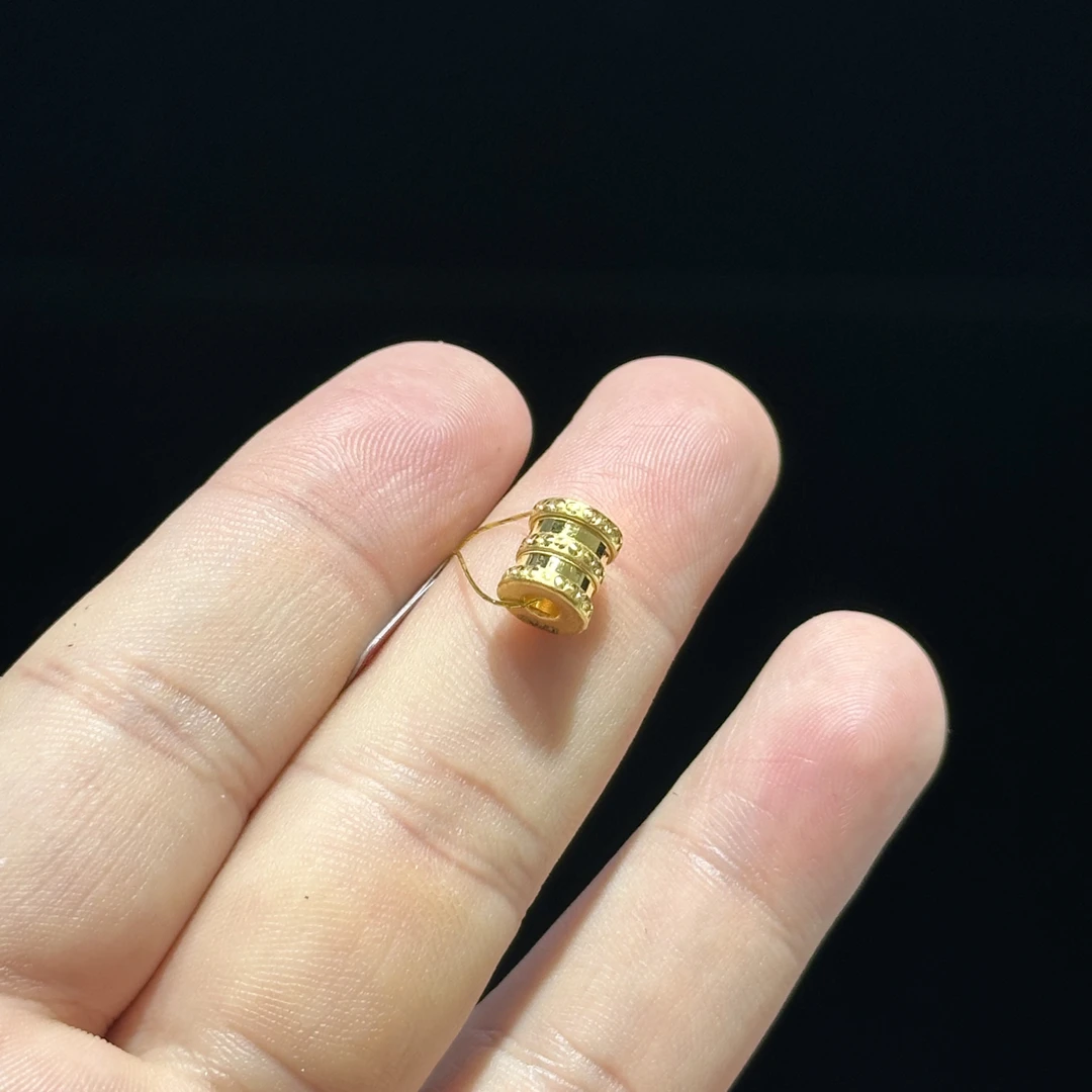 足金999 小蛮腰通孔 0.674