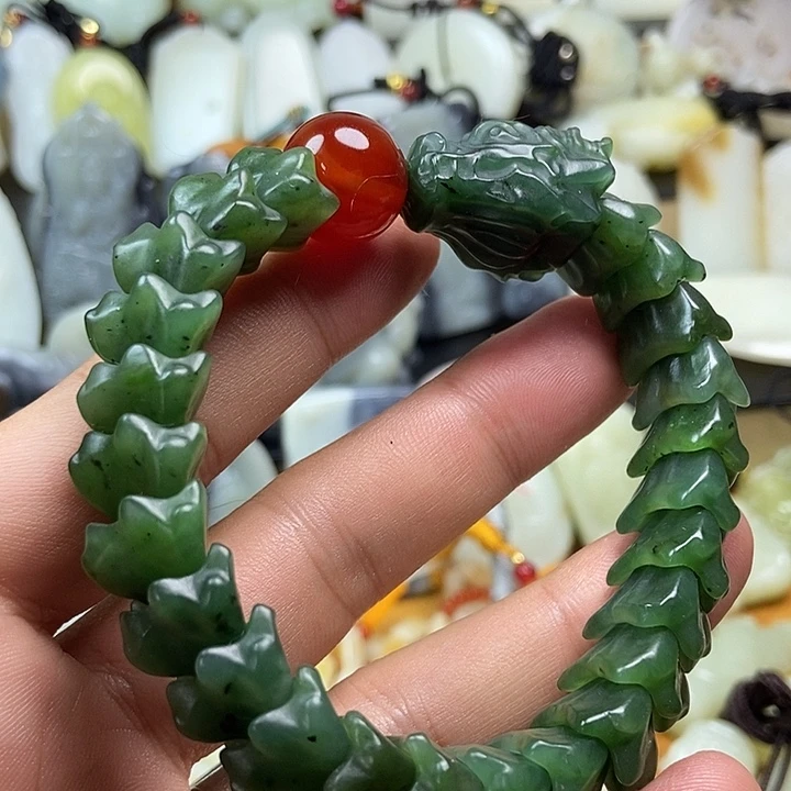 颈饰未镶嵌和田玉
