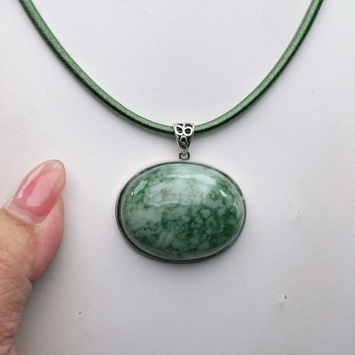 k***y透闪石-蛇纹石玉银S925镶嵌颈饰