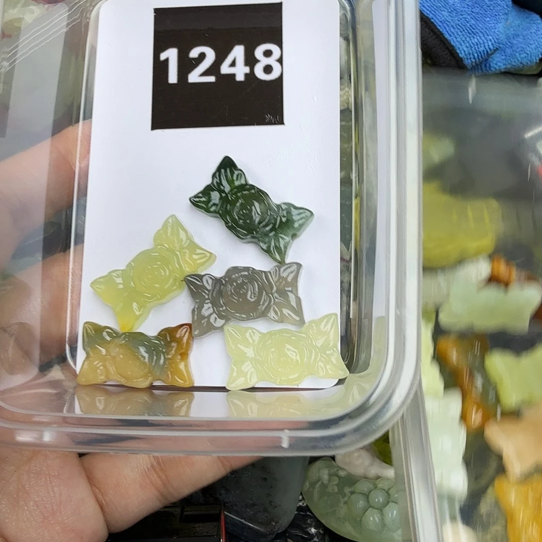 蛇纹石玉合金颈饰