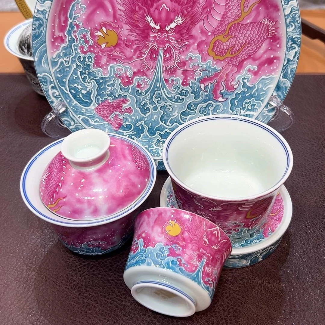 摆件景德镇陶瓷学院等多家知名院校建立合作