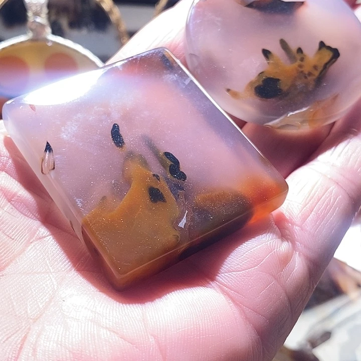 兴***录玛瑙/玉髓未镶嵌颈饰