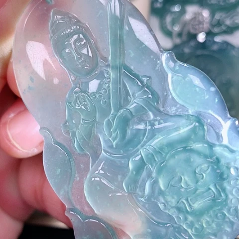 【闪购商品】颈饰18K金镶嵌翡翠