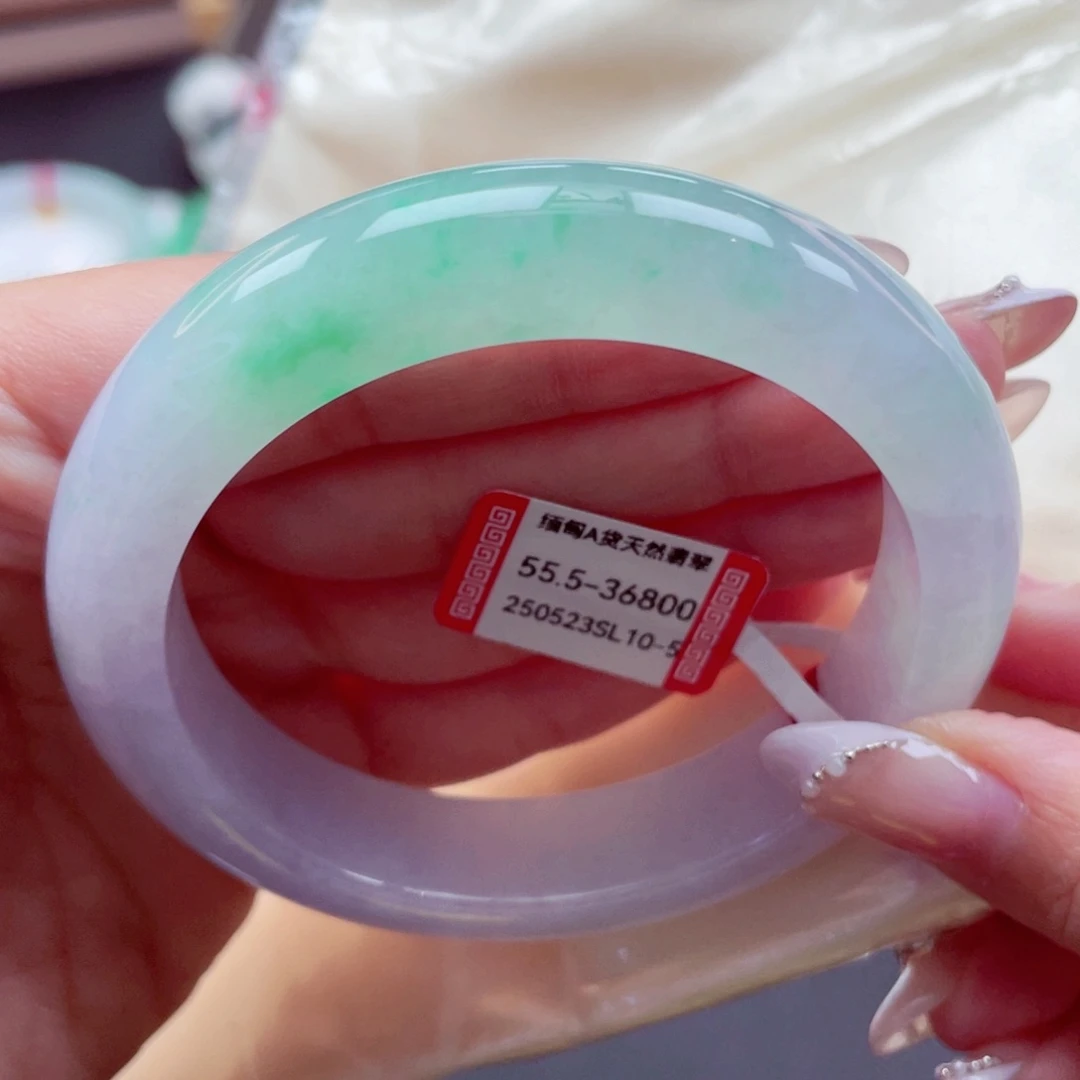 翡翠手镯未镶嵌本***人5556圈99