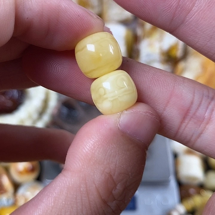 未镶嵌琥珀裸石我