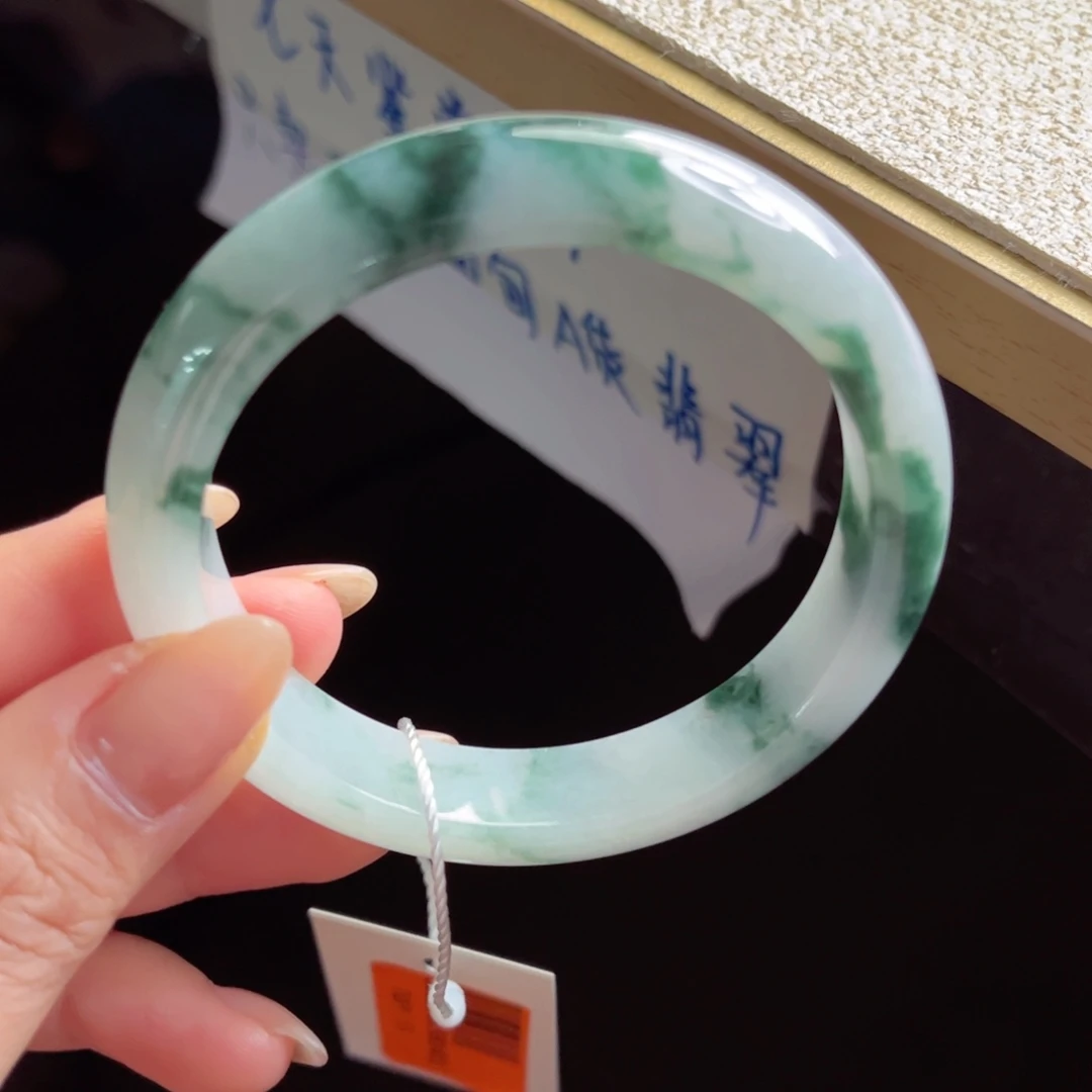 翡翠未镶嵌手镯手镯