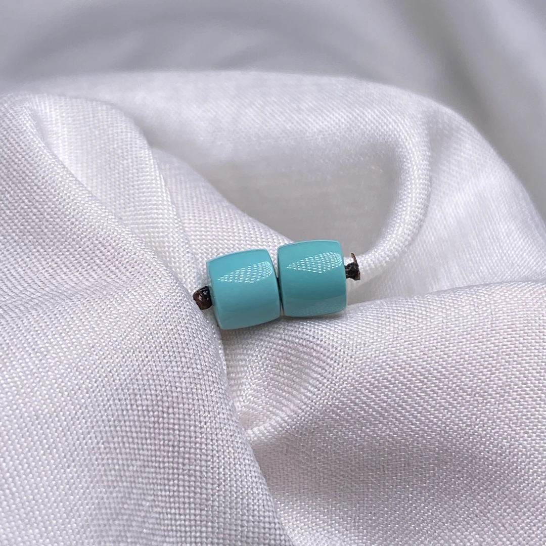 绿松石直切对珠瓷釉级干净无暇尺寸5x4mm重0.45克