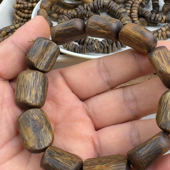 神***号手串沉香乌身手串18克