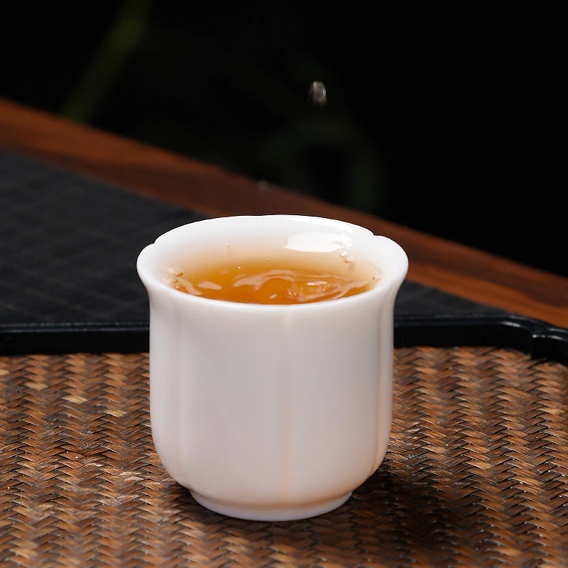 鹭城德化羊脂玉润白瓷如意花瓣型品茗杯50CC容量支持logo礼品定制