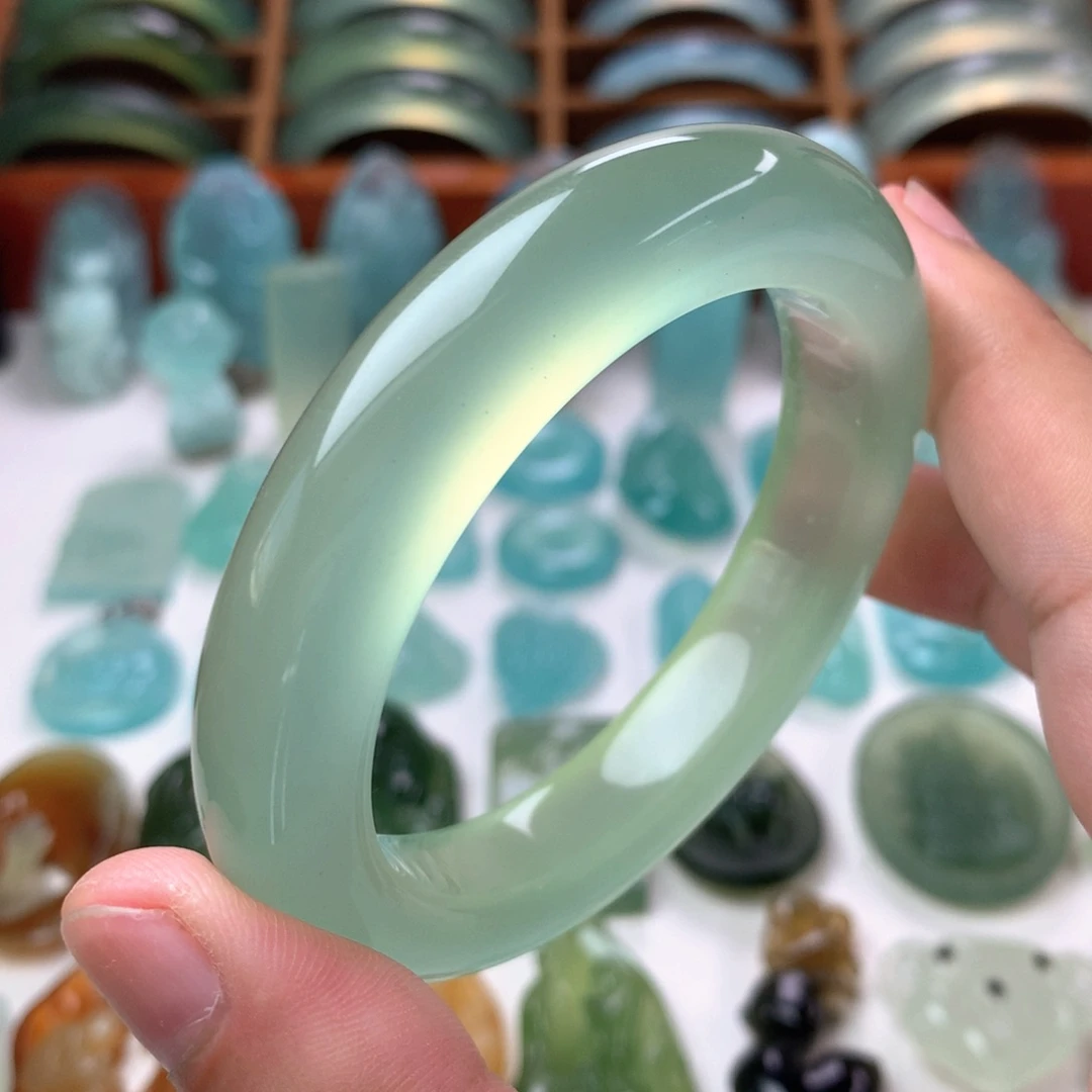 蛇纹石玉未镶嵌手镯