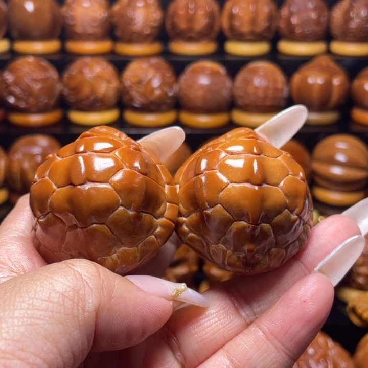 透***头橄榄核把件橄榄雕刻