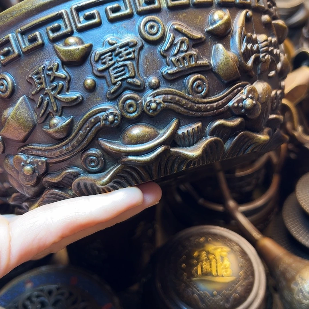 精美铜器工艺品等