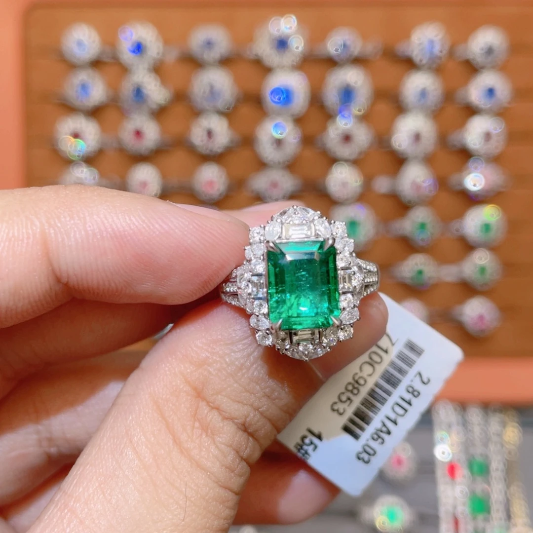 祖母绿戒指18K金镶嵌2.01ct