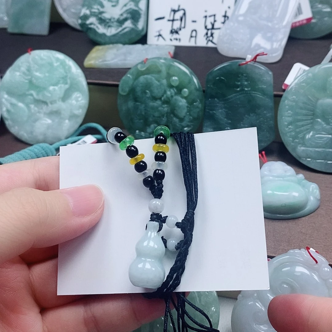 颈饰未镶嵌翡翠吊坠