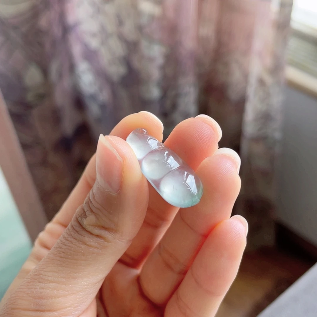 翡翠未镶嵌颈饰D****a冰豆子