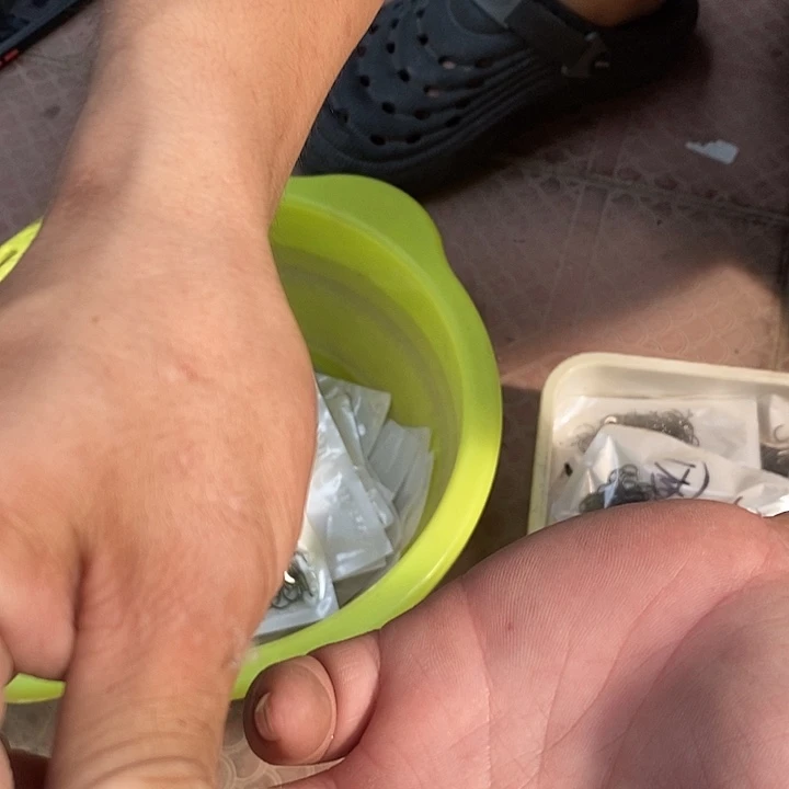 散装鱼钩随机发两包