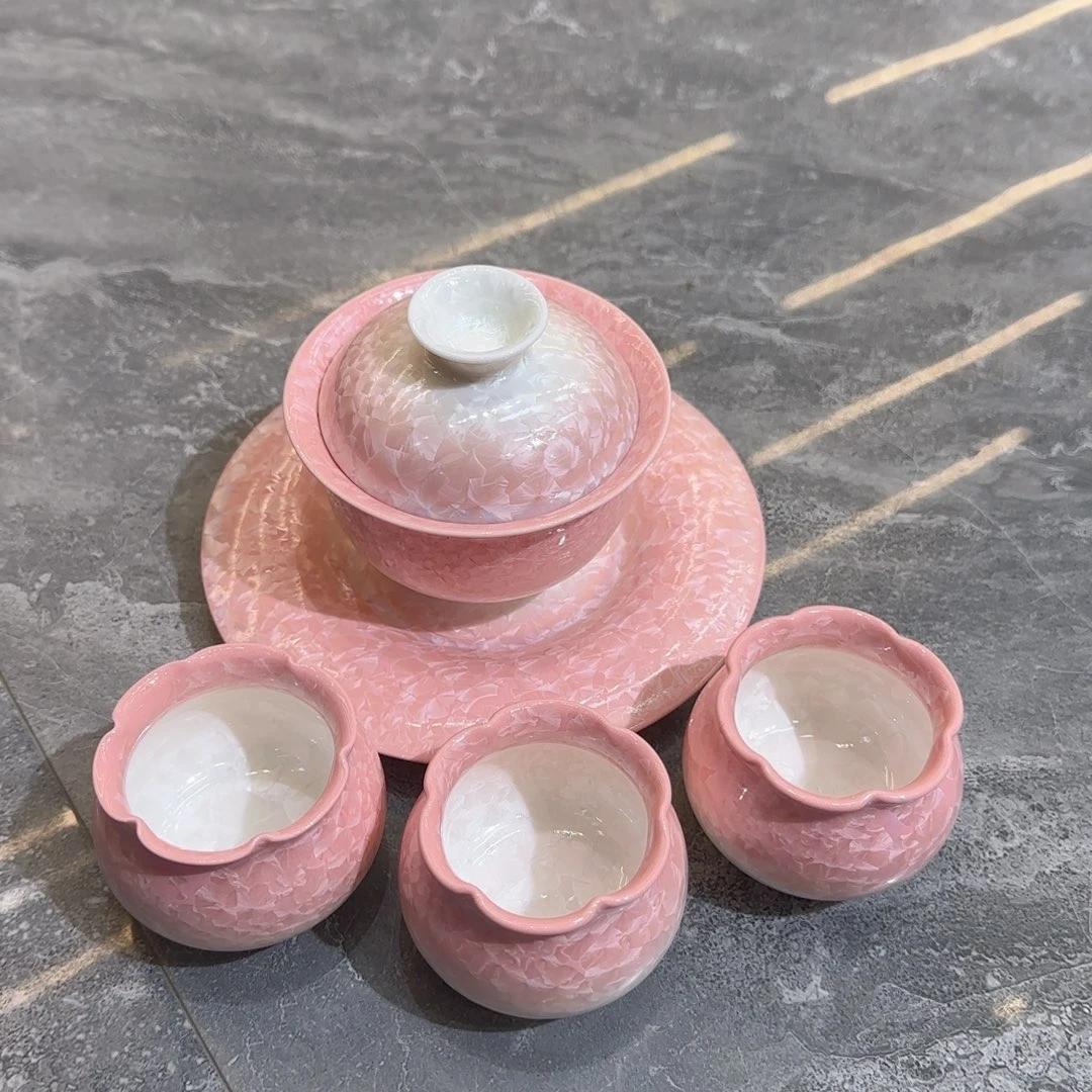 @****一个盖碗一个壶承三个杯子