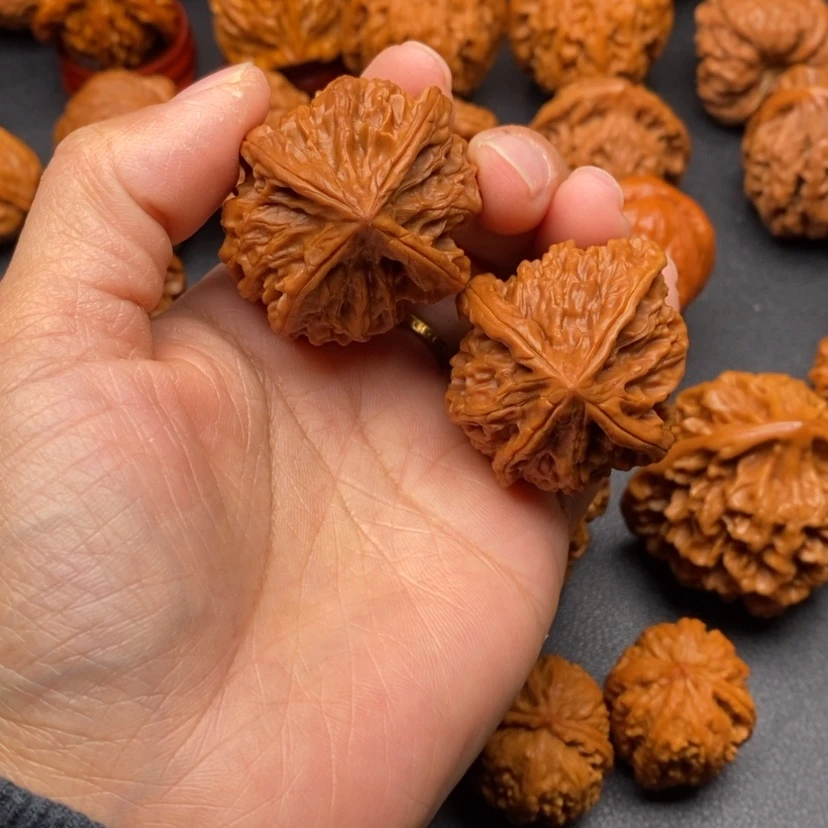 【闪购商品】文玩核桃把件四棱