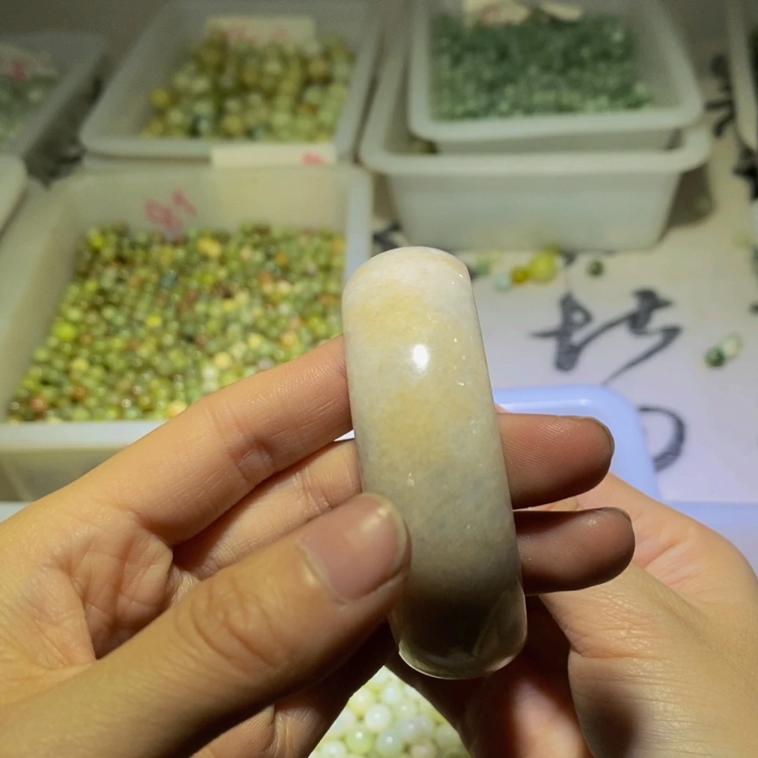 【闪购商品】蛇纹石玉颈饰未镶嵌35