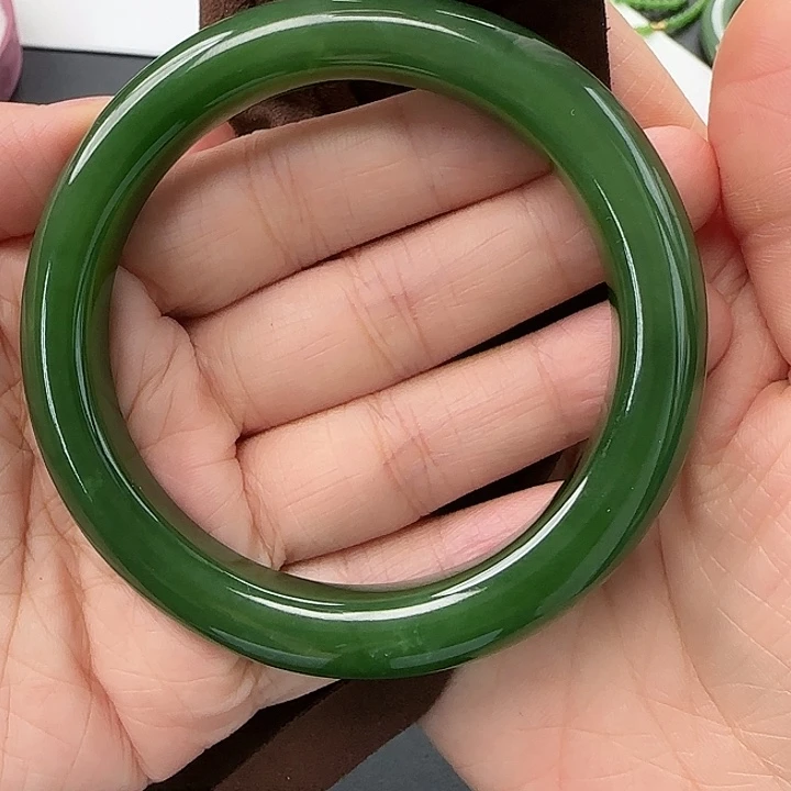 铭***宝和田玉未镶嵌颈饰