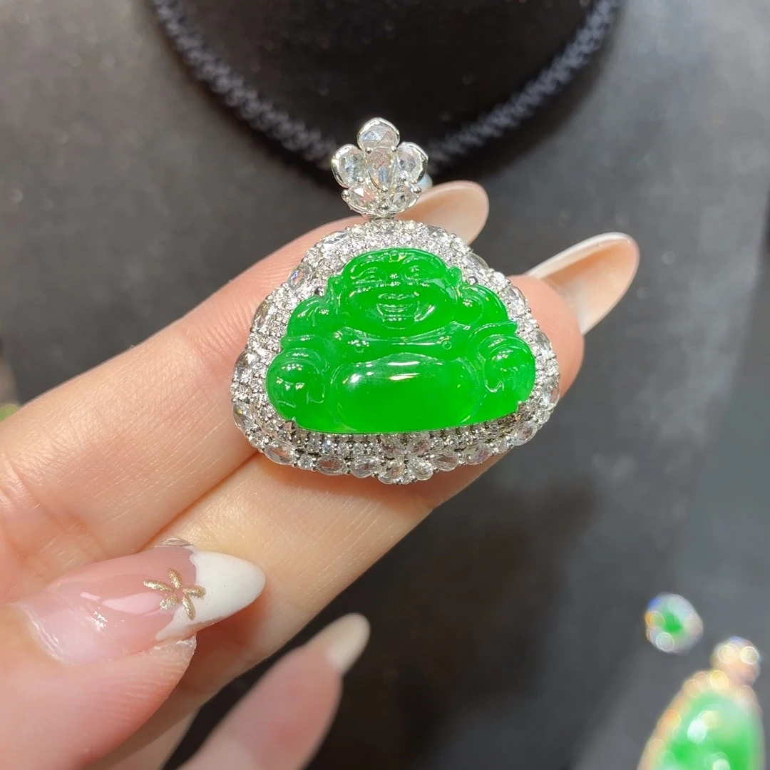 翡翠18K金镶嵌颈饰