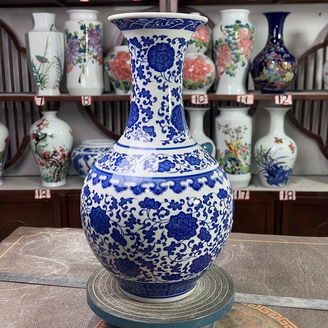 陶摆件景德镇陶瓷缠枝