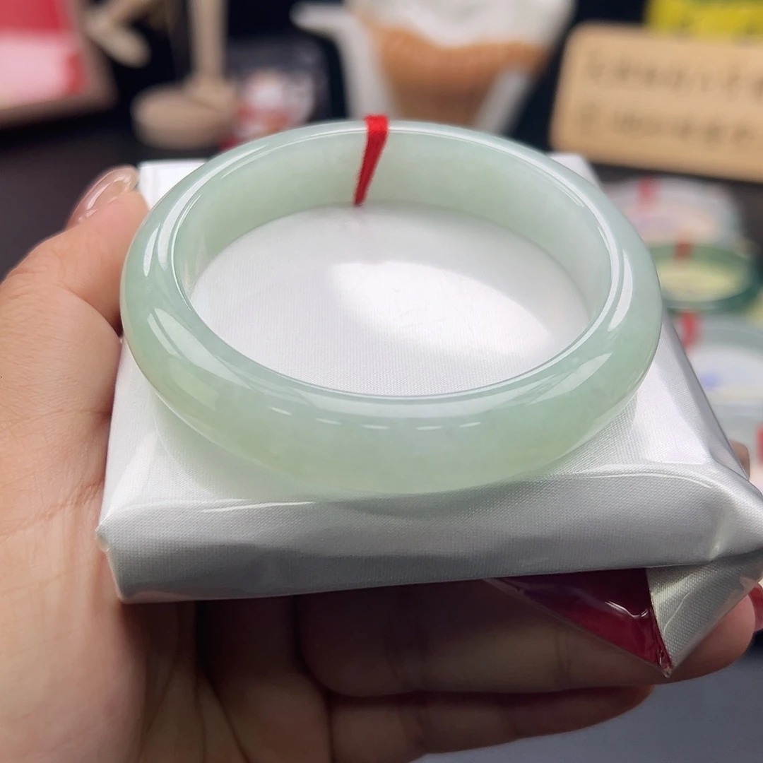 翡翠未镶嵌手镯8个号