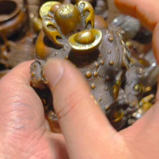 铜铜的     清货诚信经营