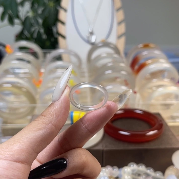 手镯玛瑙/玉髓未镶嵌