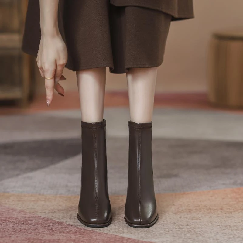 高跟短靴女2025秋季新款法式单靴粗跟气质显瘦瘦靴棕色马丁靴