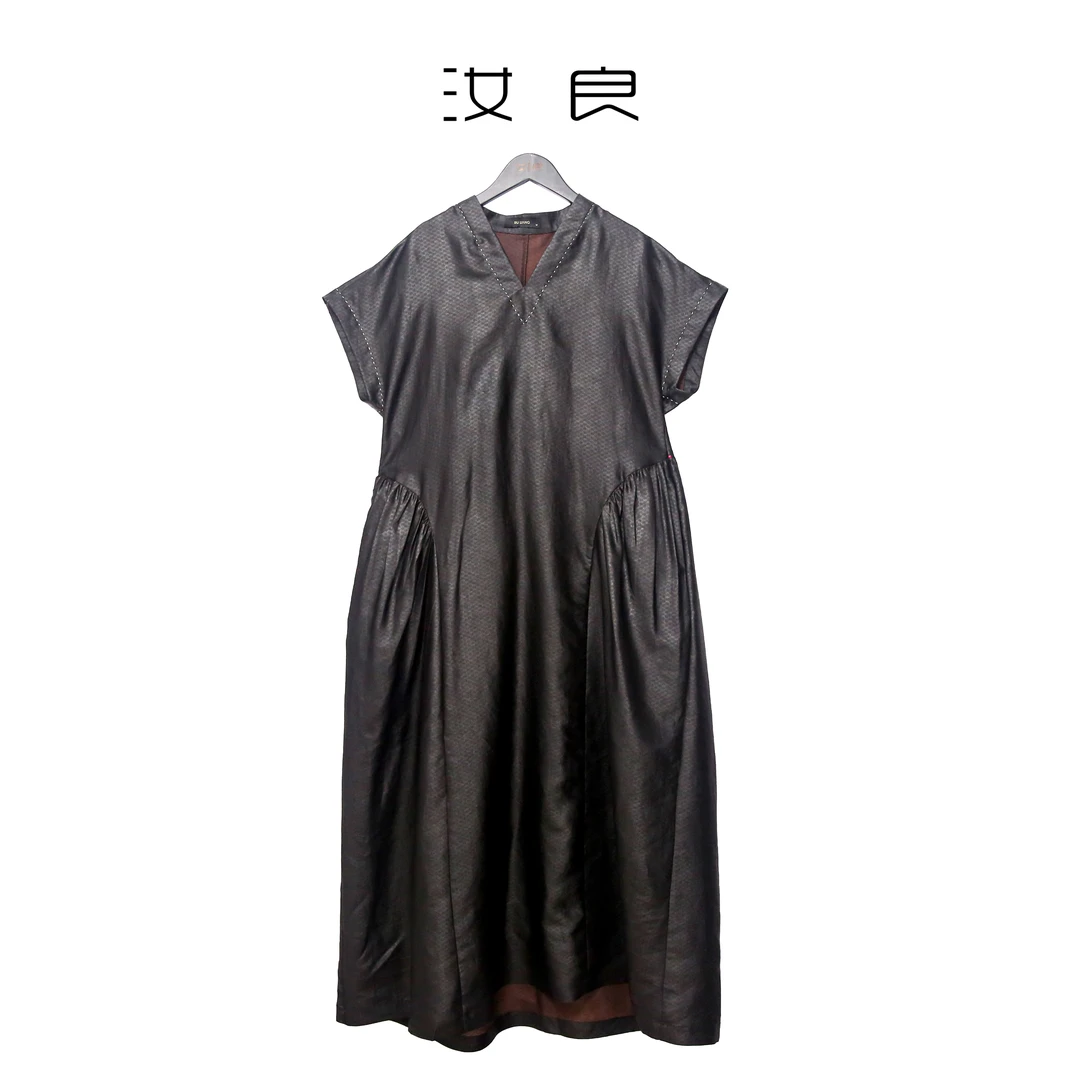 莨纱核桃纹V领珠线连衣裙