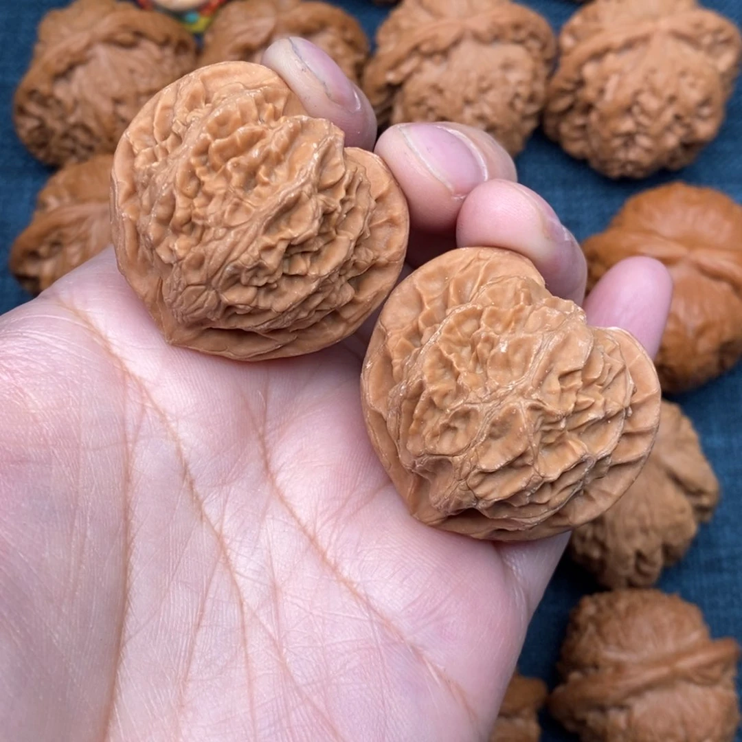 文玩核桃把件38精品老树桃心宫灯全品