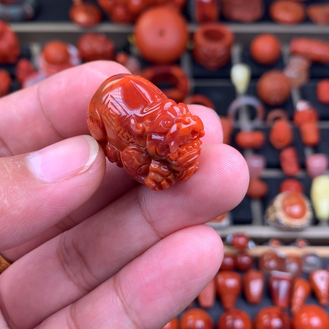 南红玛瑙未镶嵌貔貅吊坠17+